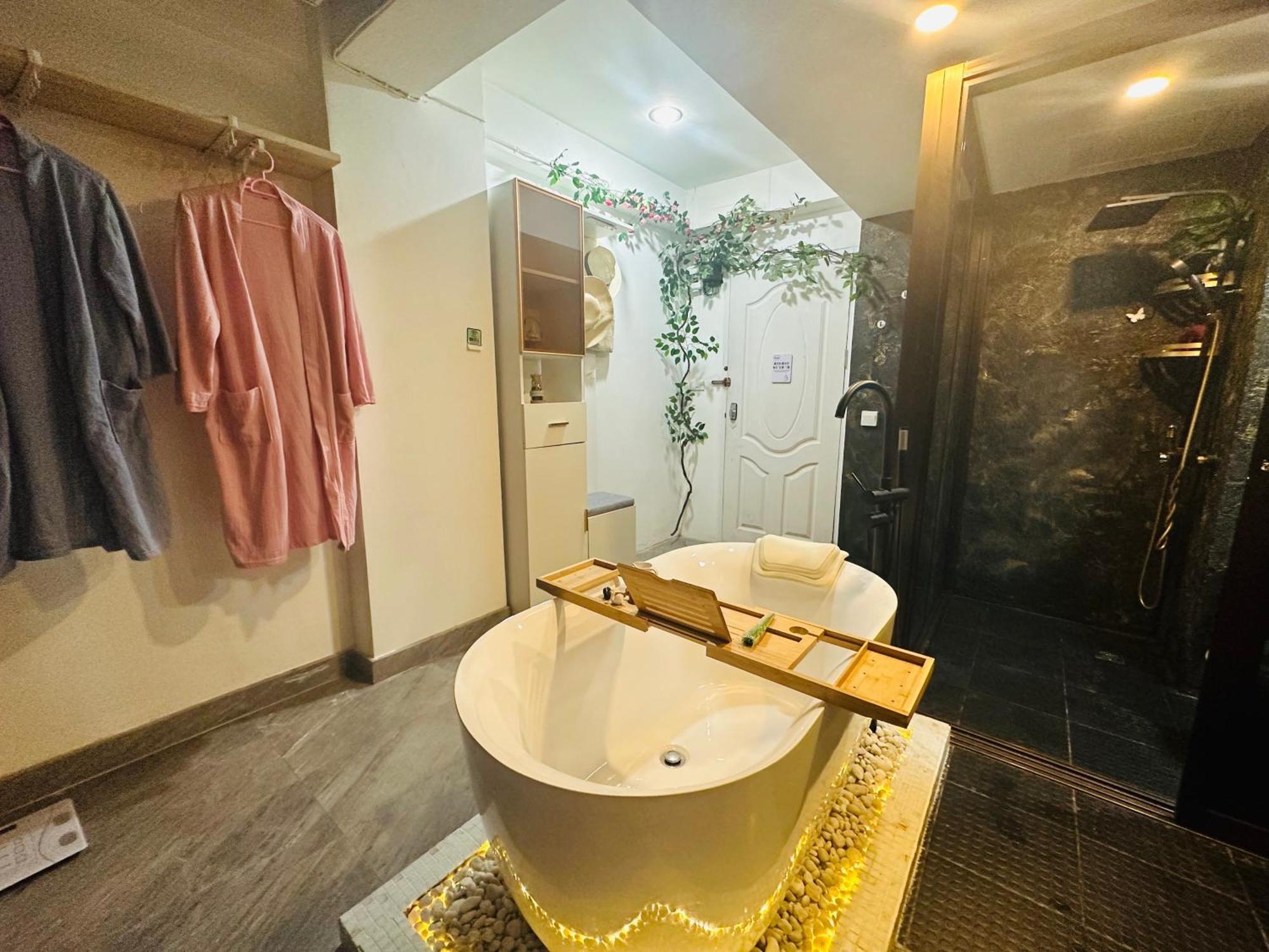 Seaview Jomtien-tub, Projector, High Speed Wi-fi Appartement *