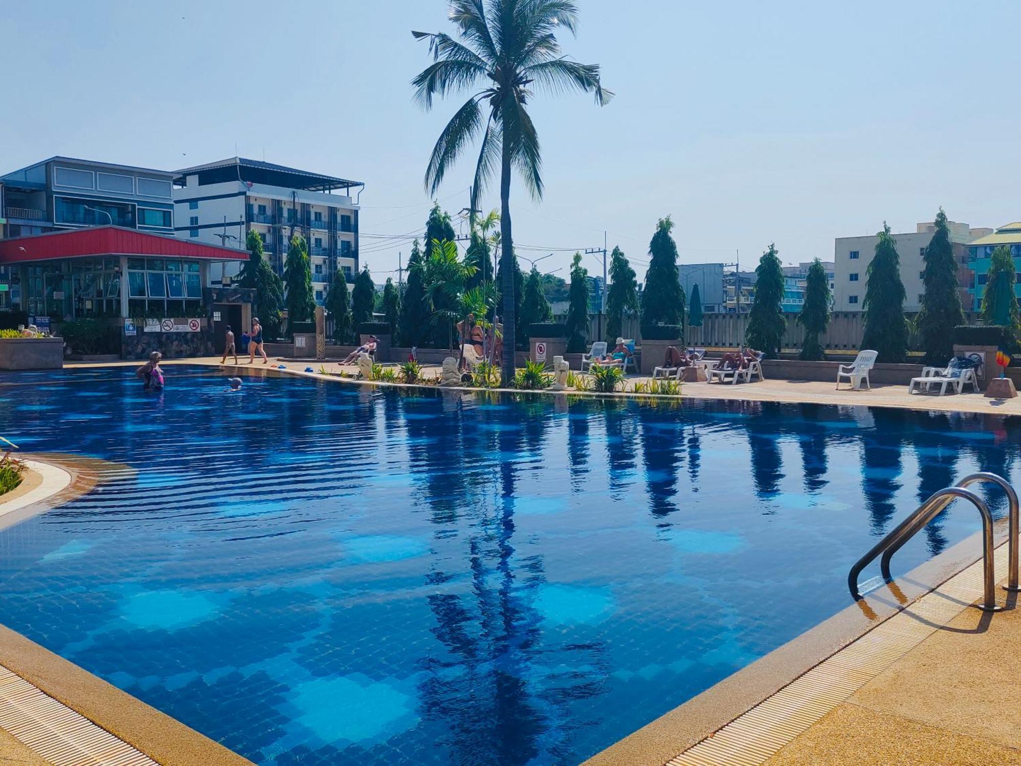 Seaview Jomtien-tub, Projector, High Speed Wi-fi